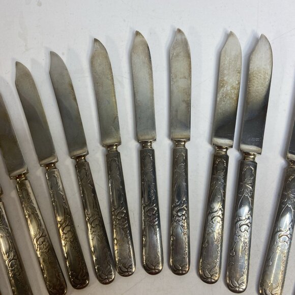 Set Of 12 Antique Butter Knives 1835 R. Wallace Silver Plate Ornate Handle - Picture 7 of 10